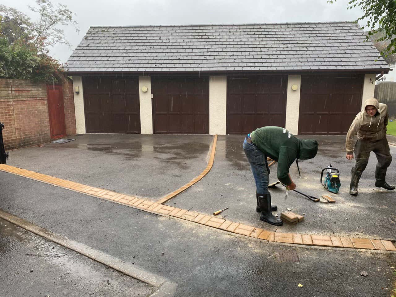 This is a photo of a resin driveway installed in Sheffield by Sheffield Resin Driveways