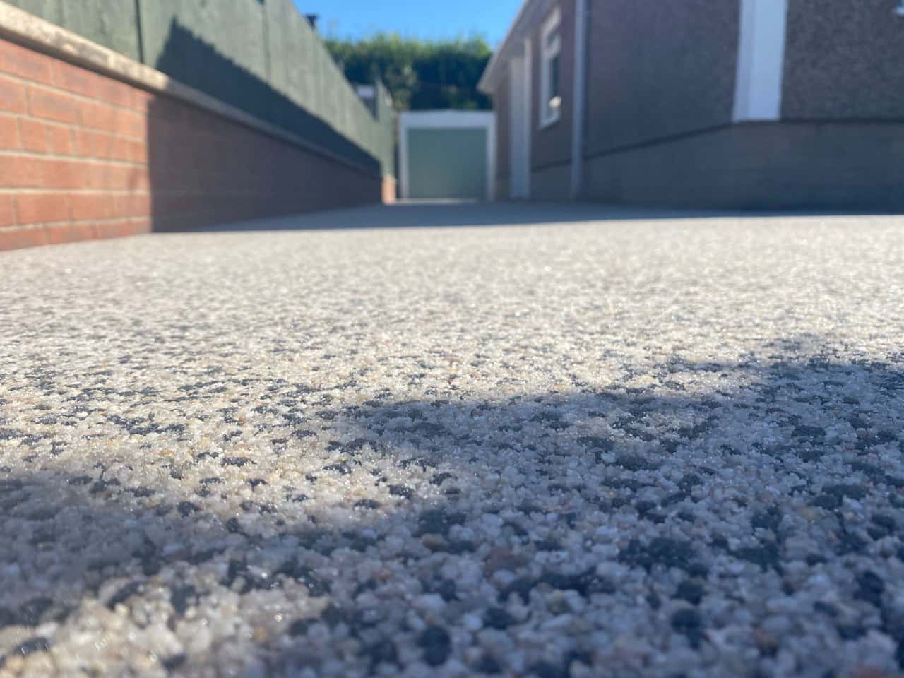 This is a photo of a resin path installed in Sheffield by Sheffield Resin Driveways